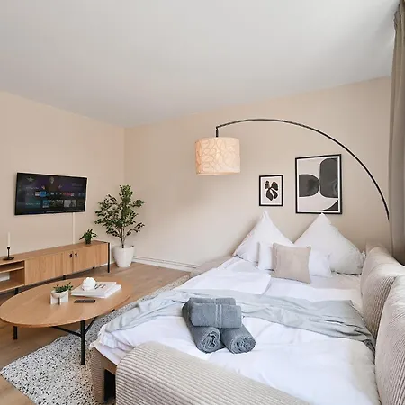 アパート City-apartment Fuer Gruppen Modern & Geraeumig ヴッパータール