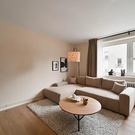 アパート City-apartment Fuer Gruppen Modern & Geraeumig ヴッパータール